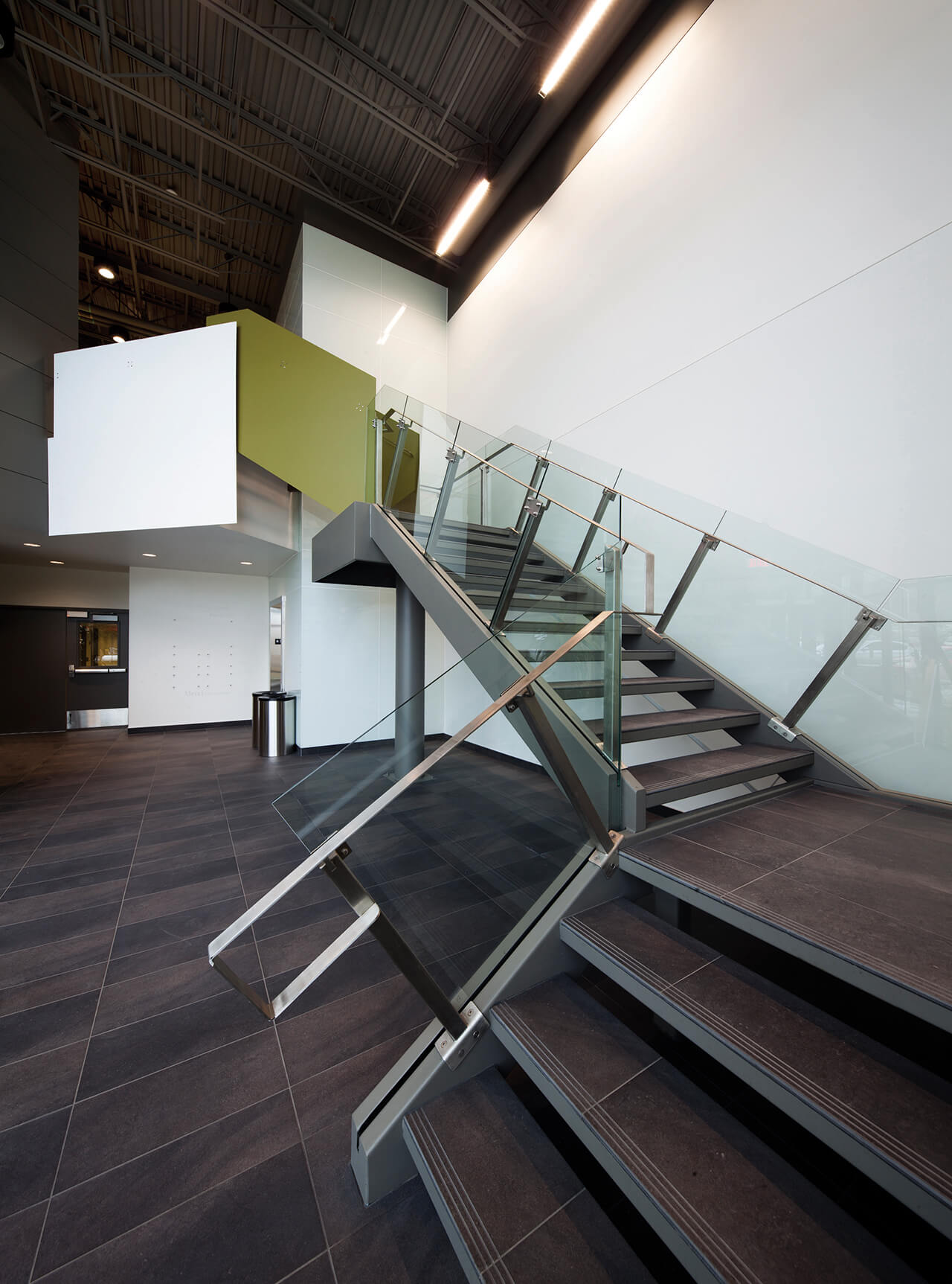 Centre spécialisé de technologie physique du Québec - Circum Architecture