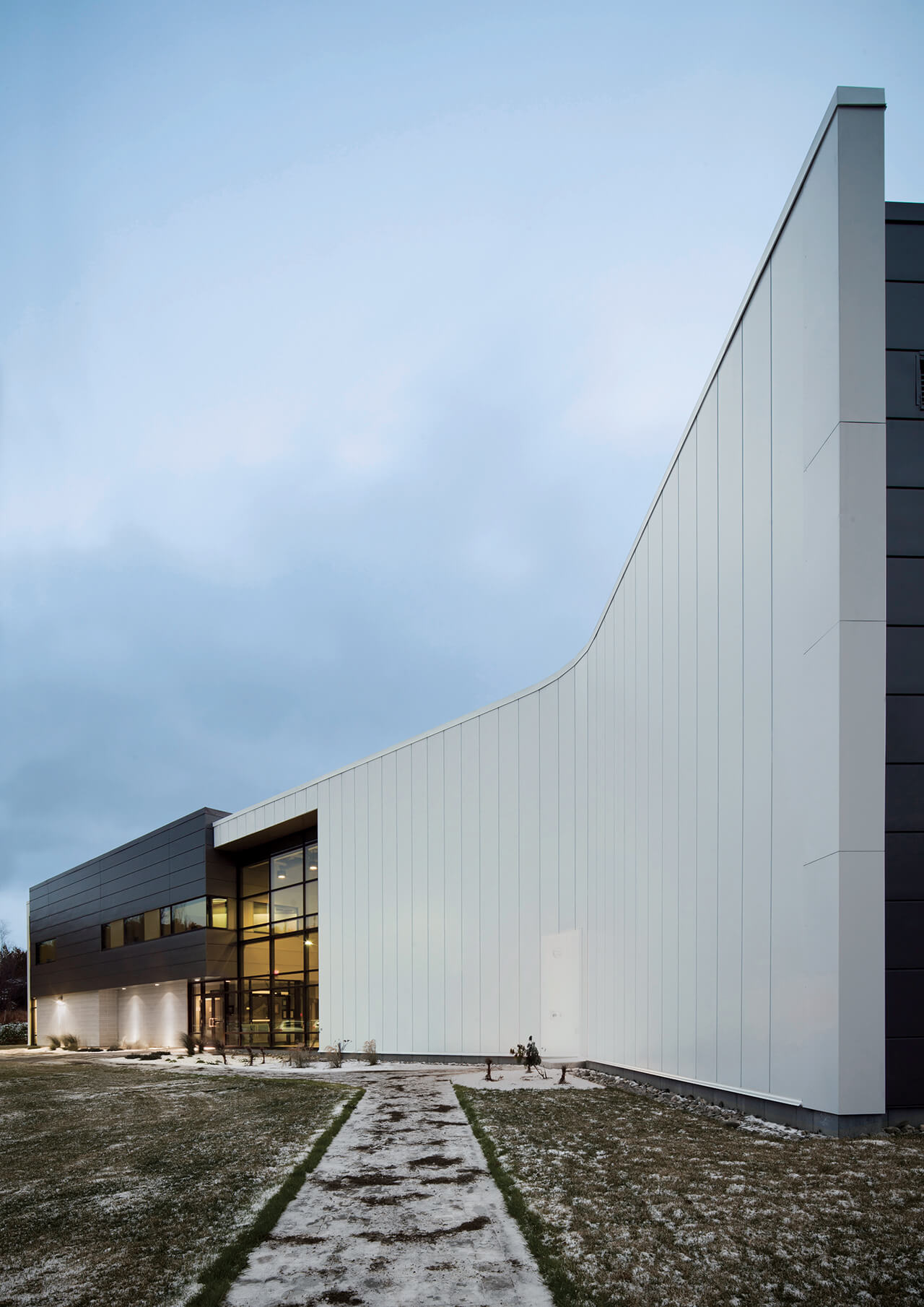 Centre spécialisé de technologie physique du Québec - Circum Architecture